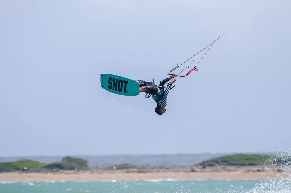 Kitesurfing Lanka