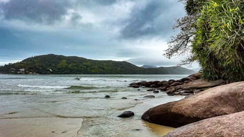 Praia da Enseada de Bertioga Brasil
