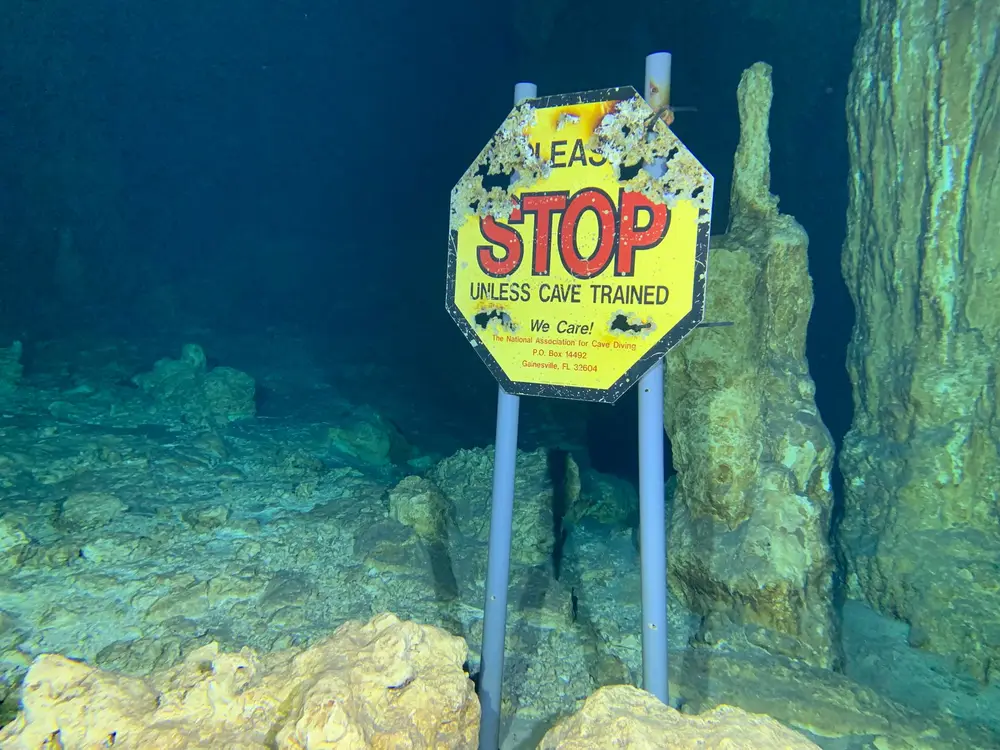 Bottleneck Cave (Lugar de buceo)